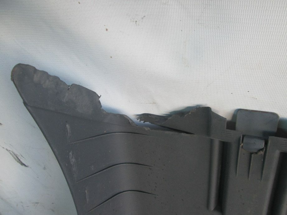 крыло заднее задняя часть левое б/у \ трещины,обломан край - 2